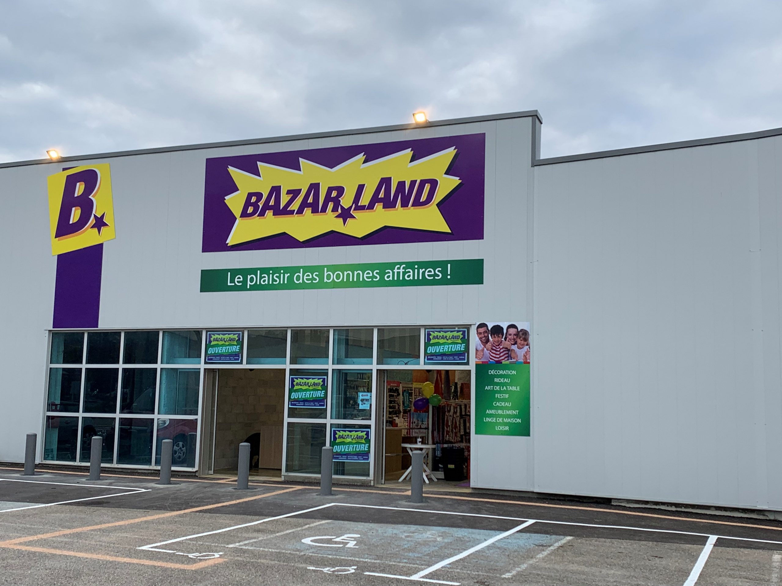 Bazarland - Arrivage de Pétards 🧨 et feux d'artifices🎆